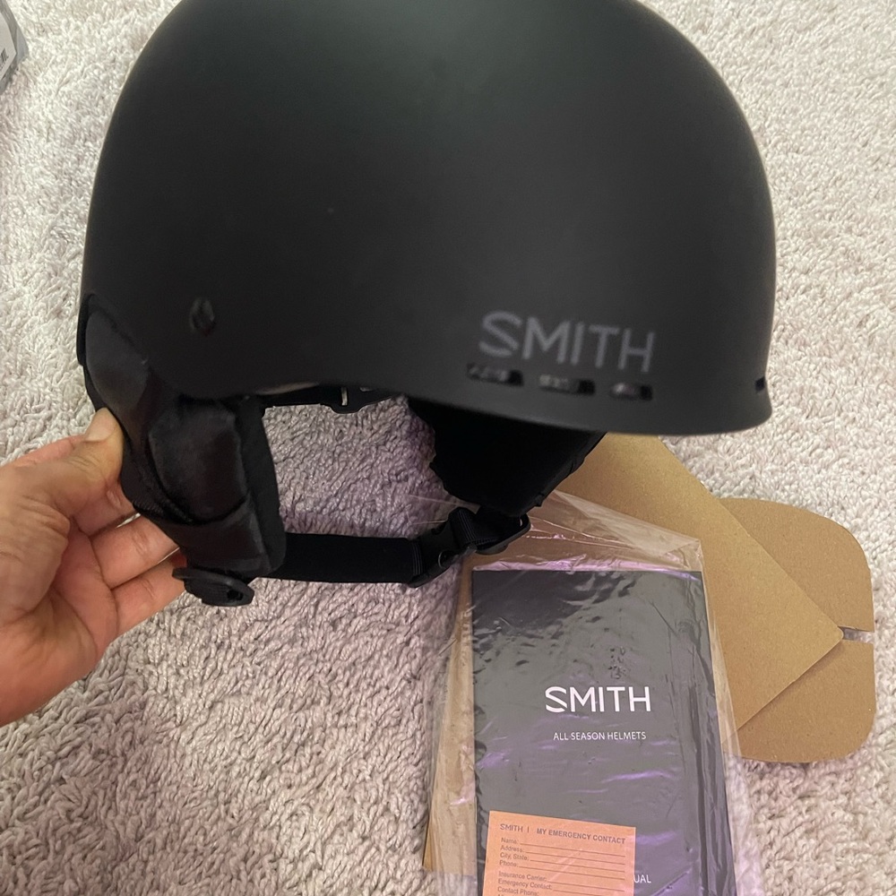 SMITH Matte Black Helmet
